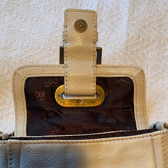 Michael Kors Cream Mini Bag with Chain Strap - Picture 8 of 9